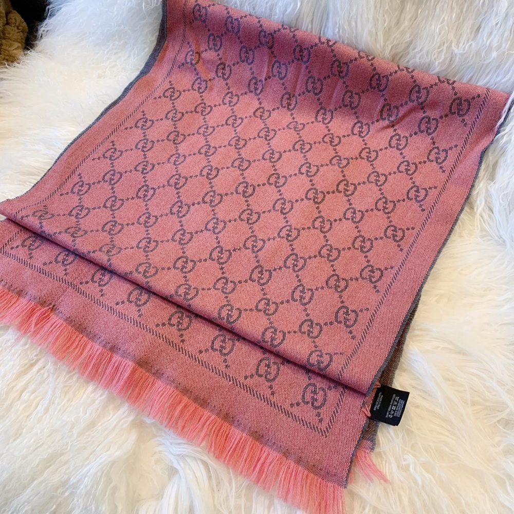 Authentic Gucci GG Jacquard Pattern Knitted Scarf